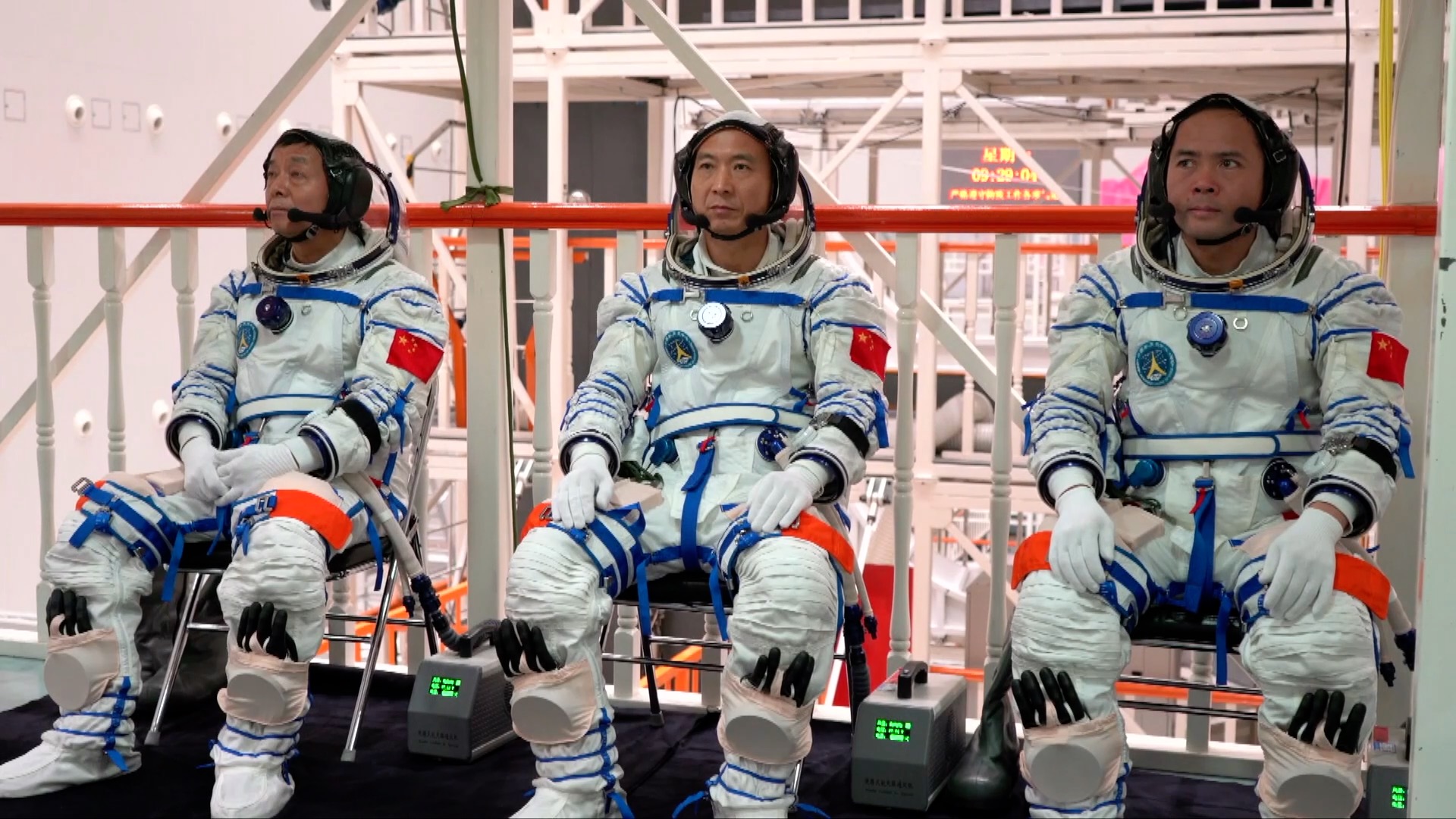 GLOBALink : ทีมนักบินอวกาศ 'เสินโจว-15' ฝึกซ้อมอย่างไร?