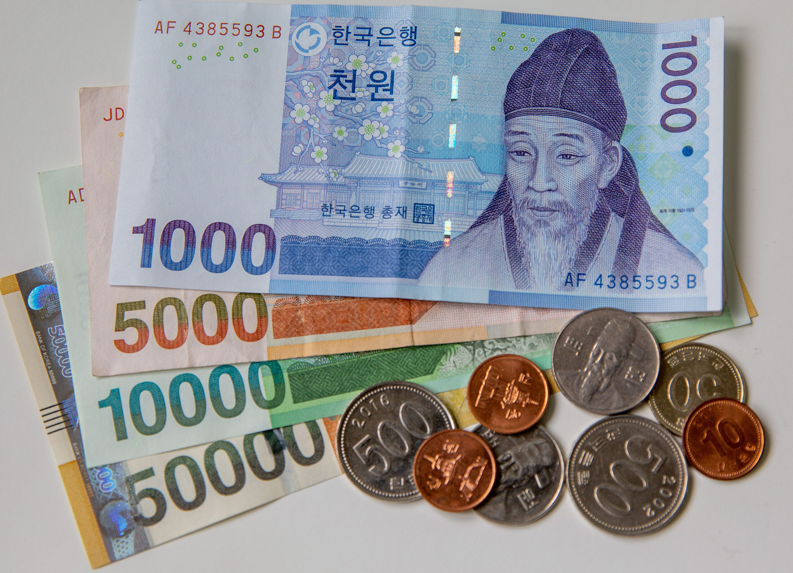 อายุใช้งาน 'ธนบัตรเกาหลีใต้' ยาวนานขึ้น เหตุคนใช้เงินสดน้อยลง