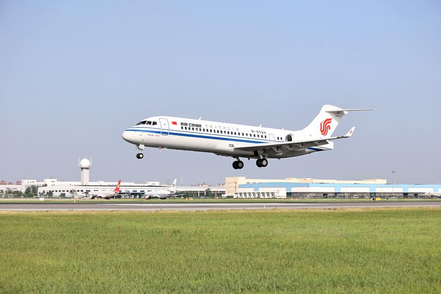 เครื่องบินโดยสาร ARJ21 ฝีมือจีน บุกตลาดต่างแดนครั้งแรก