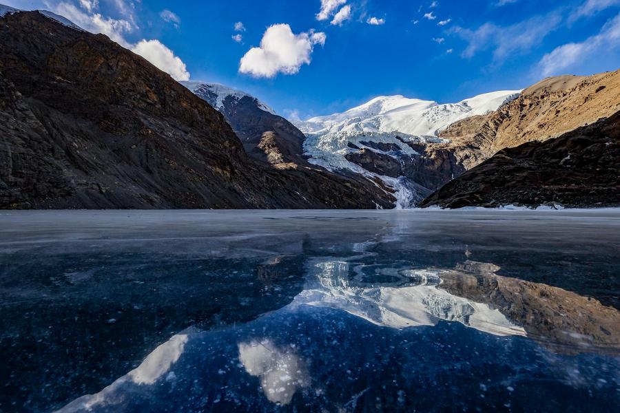 ธารน้ำแข็งสีน้ำเงิน 'กั่งปู้ชั่ว' ธรรมชาติมหัศจรรย์ในทิเบต