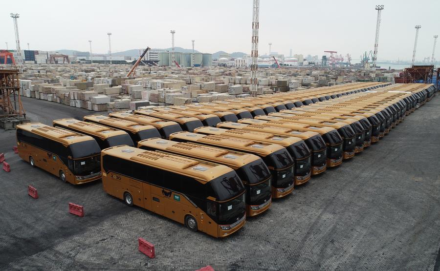 จีนทยอยส่งออกรถบัสแก่มองโกเลีย รวม 224 คัน