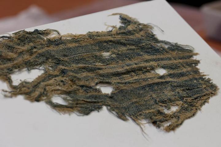 อิสราเอลพบ 'ผ้าไหมย้อมสี' อายุ 1,300 ปี นำเข้าจากจีน