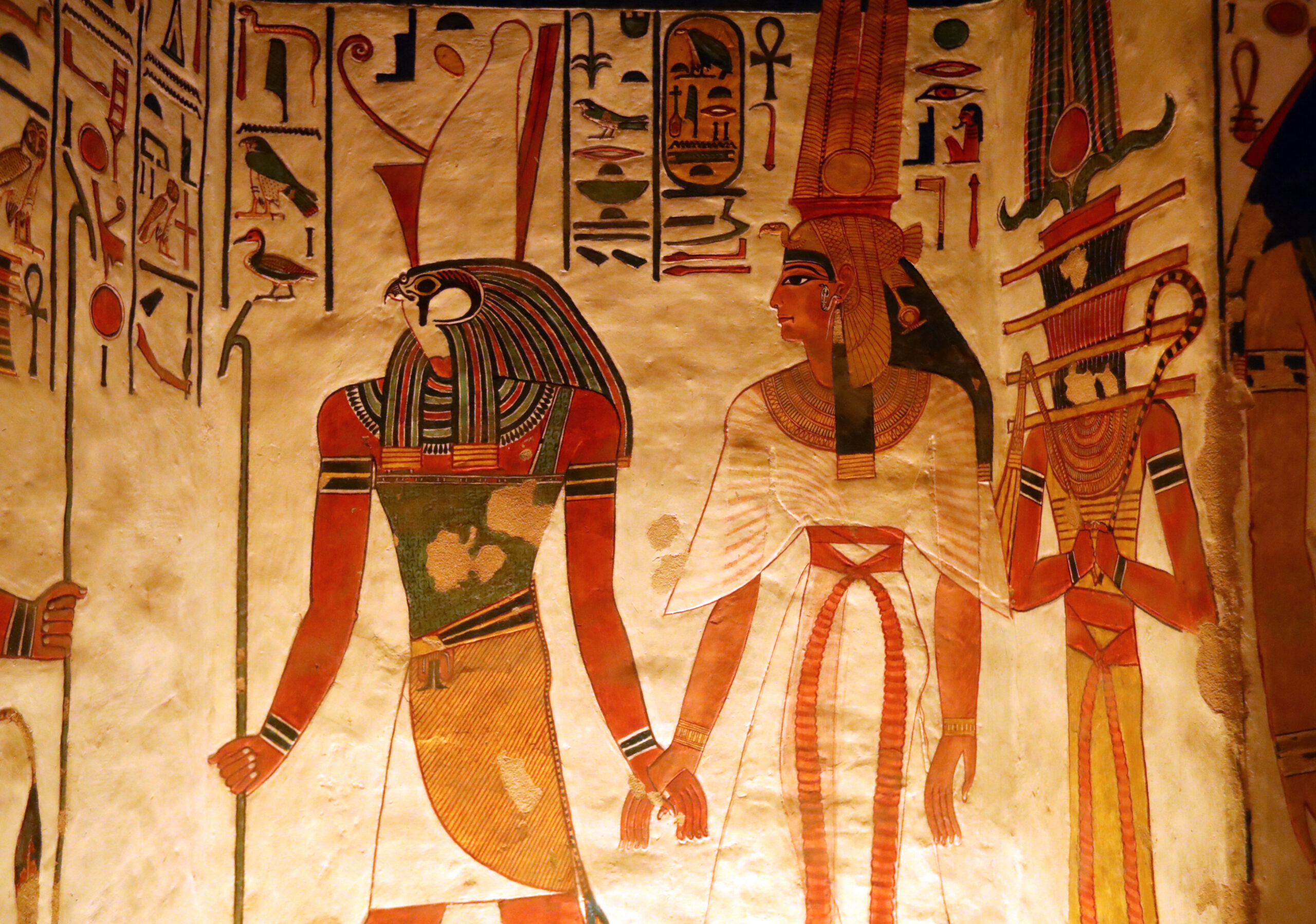 ยลจิตรกรรมฝาผนังเลื่องชื่อใน 'สุสานราชินีเนเฟอร์ตารี' แห่งอียิปต์