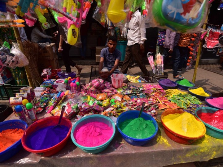 Asia Album : ตลาดอินเดียเริ่มคึกคัก รับเทศกาลแห่งสีสัน