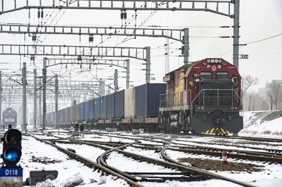 เส้นทางรถไฟสินค้าจีน-ยุโรปผ่าน 'ด่านอาลาซานโข่ว' เพิ่มแตะหลักร้อย