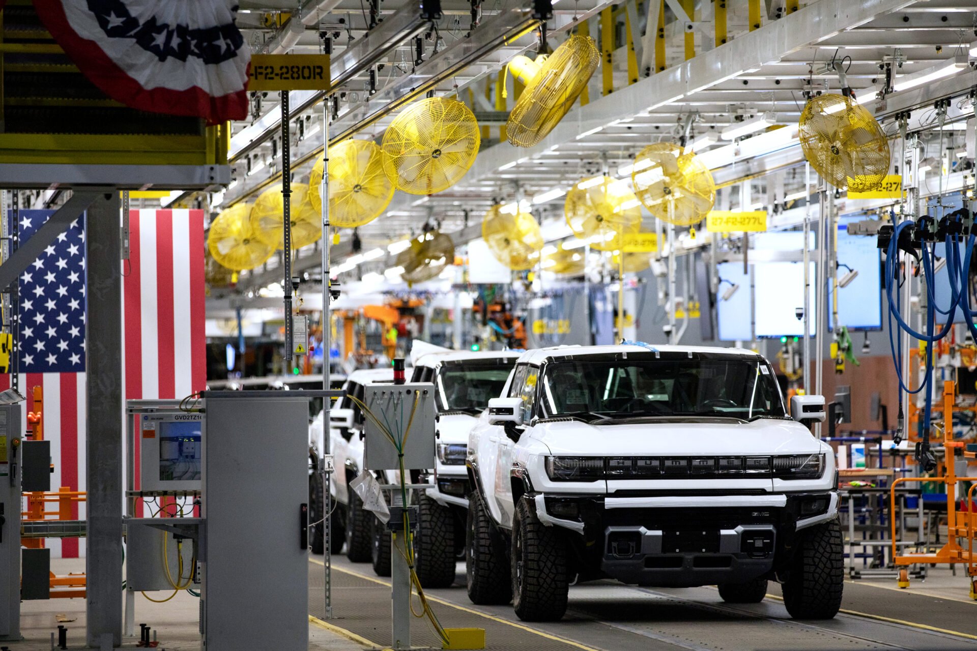 General Motors ยื่นข้อเสนอให้พนักงาน ‘ลาออก’ แลกเงิน เพื่อปรับโครงสร้างรถ EV