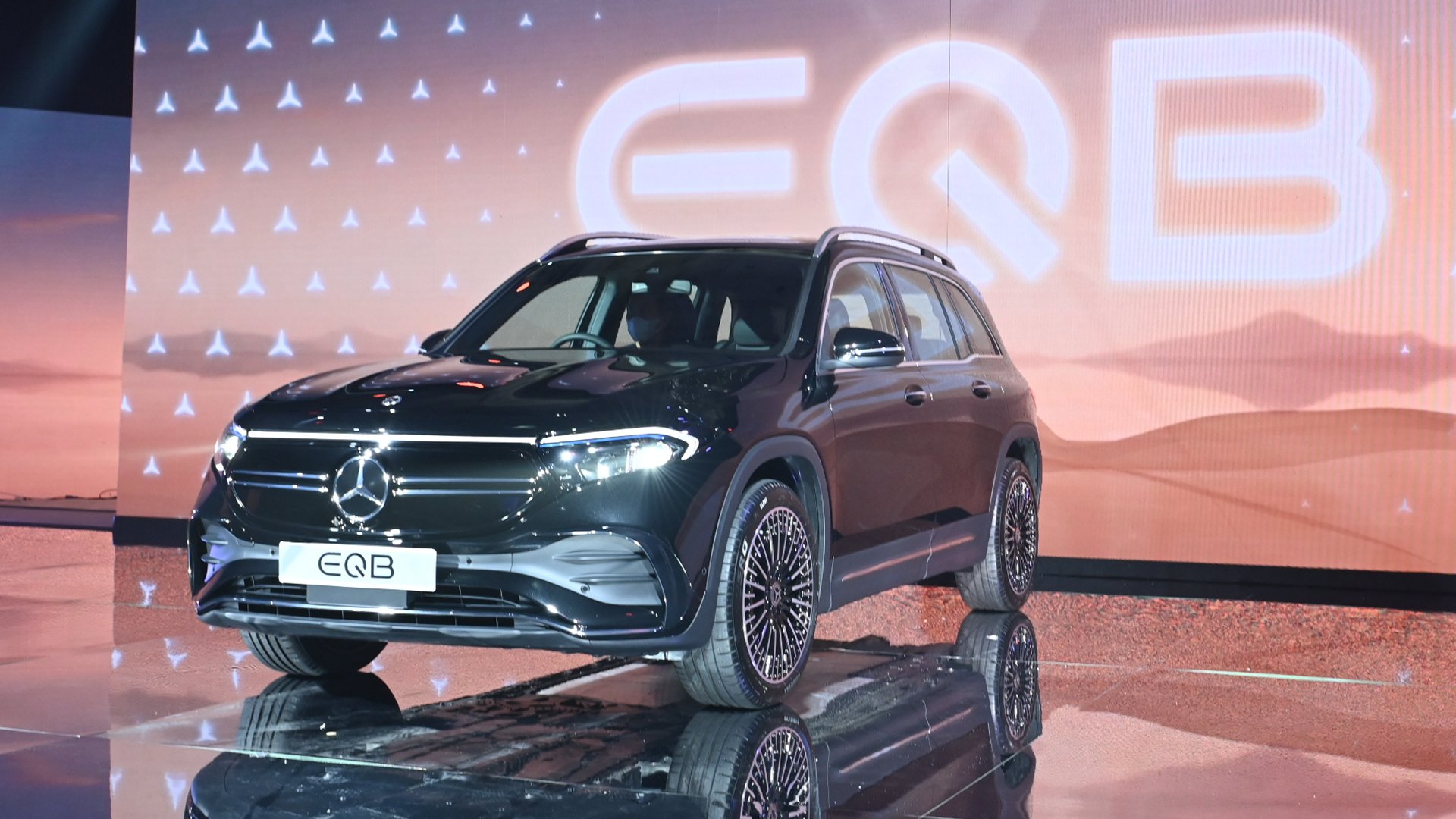 เมอร์เซเดส EQB เปิดราคา 3.02 ล้าน พร้อมเผยแผนธุรกิจและรถ EV อีกหลายรุ่นในปี 2023