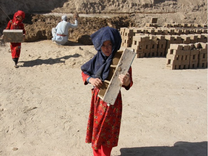 Asia Album : แรงงานเด็กในโรงงานอิฐอัฟกานิสถาน