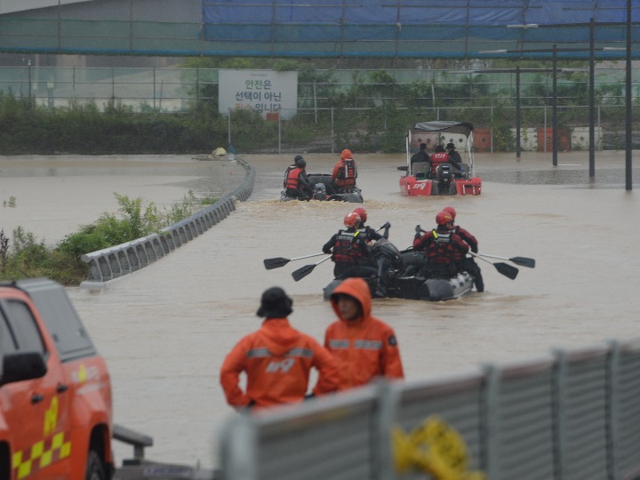 ฝนถล่ม-น้ำท่วมใน 'เกาหลีใต้' ดับ 22 สูญหาย 14