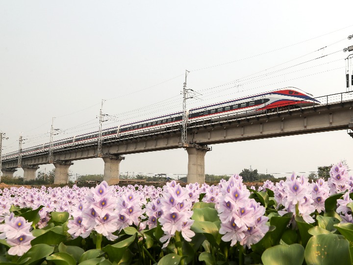 'ทางรถไฟจีน-ลาว' ขนส่งผู้โดยสารข้ามพรมแดนทะลุ 4 หมื่นคน