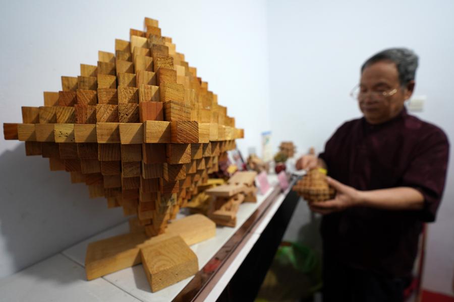 ชายจีนวัย 79 สร้างสรรค์ 'ตัวต่อขงเบ้ง' ของเล่นจีนโบราณ