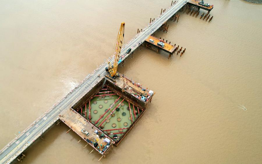 เหอหนานลุยสร้าง 'สะพานรถไฟเร็วสูง' ข้ามแม่น้ำเหลือง