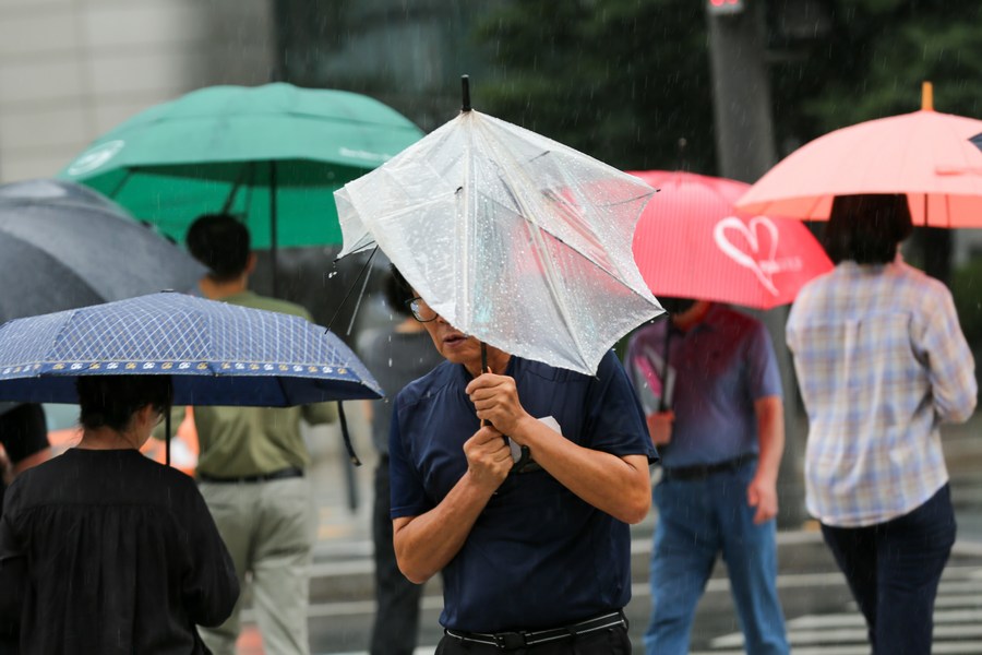 Asia Album : 'ไต้ฝุ่นขนุน' ทำฝนตกหนักถล่มเกาหลีใต้