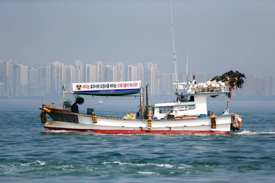 เรือประมงเกาหลีใต้ ประท้วงแผน 'ญี่ปุ่น' ปล่อยน้ำปนเปื้อนนิวเคลียร์