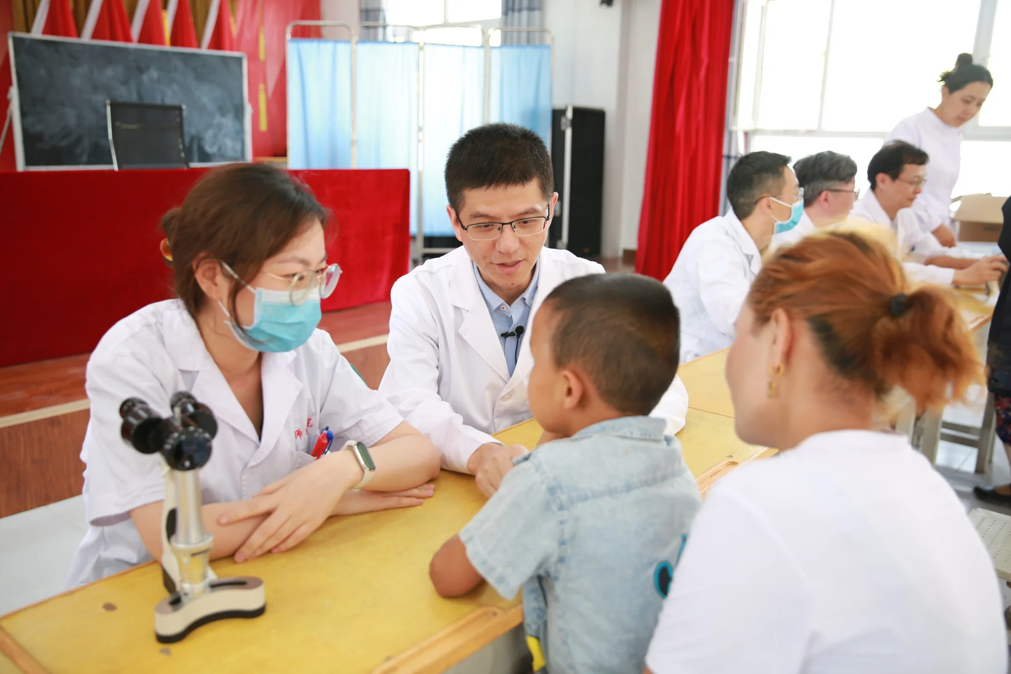 จีนมุ่งพัฒนา 'บุคลากรการแพทย์รากหญ้า' ผ่านโครงการฝึกอบรม