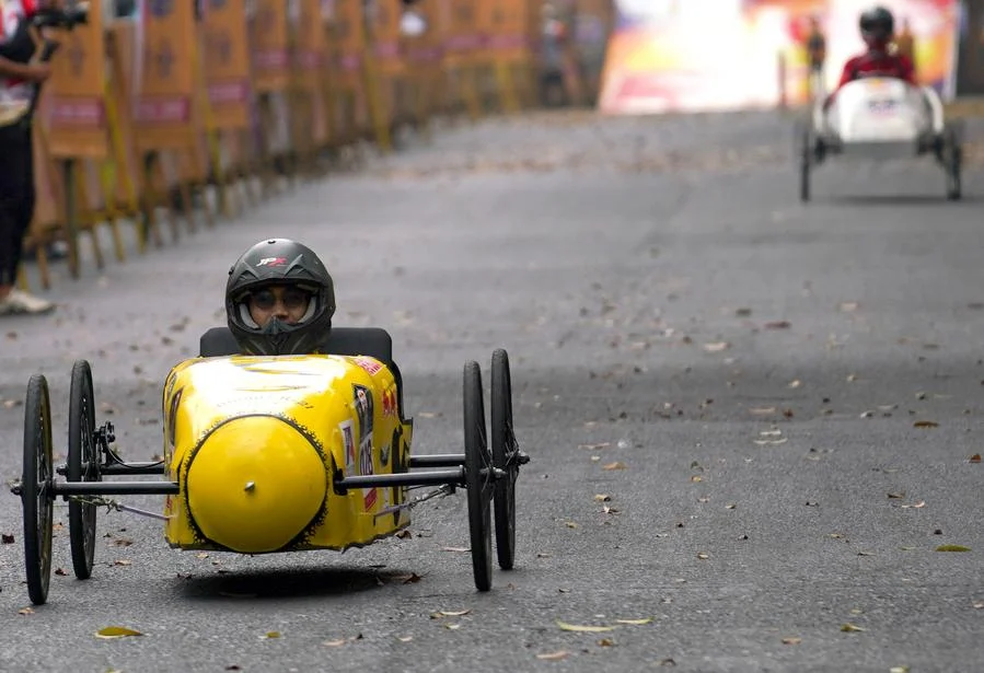 งานแข่ง 'รถไร้เครื่องยนต์' แปลกตาในอินโดฯ