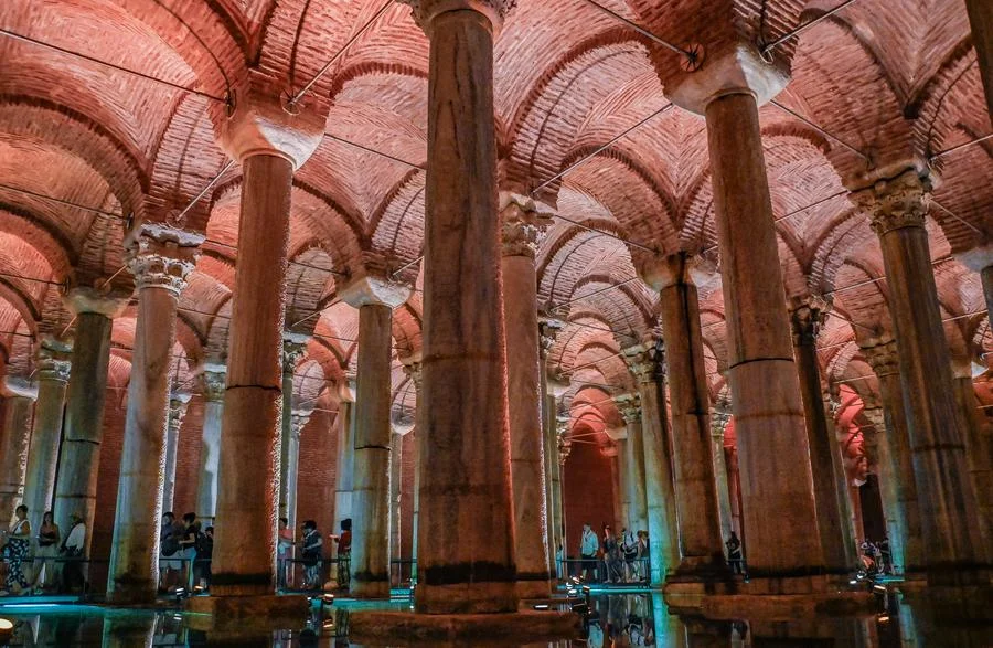 เยือนยล 'อุโมงค์เก็บน้ำใต้ดินโบราณ 1,500 ปี' ในตุรกี