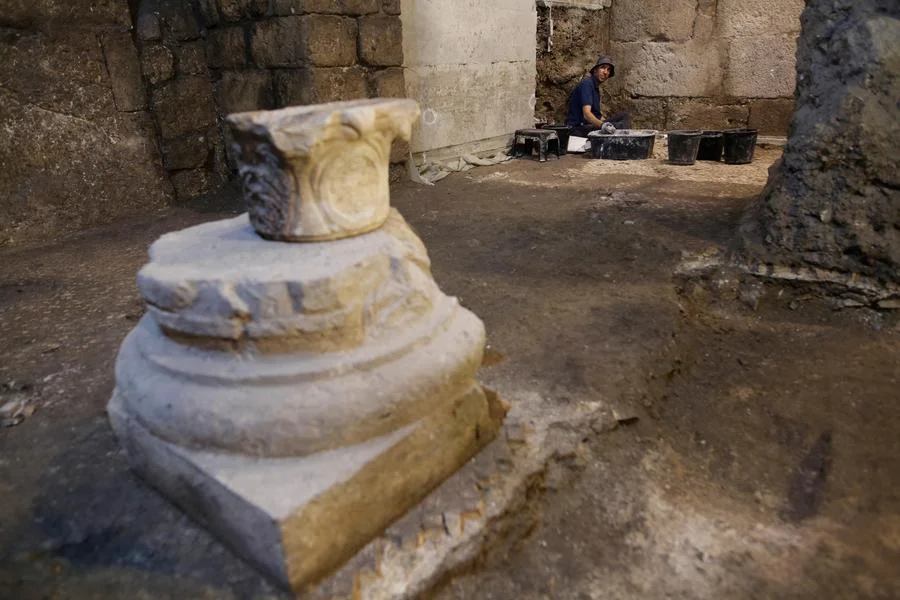 นักโบราณคดีอิสราเอลพบ 'ศิลปวัตถุดินเหนียว' ของประกอบพิธีไสยศาสตร์โบราณ