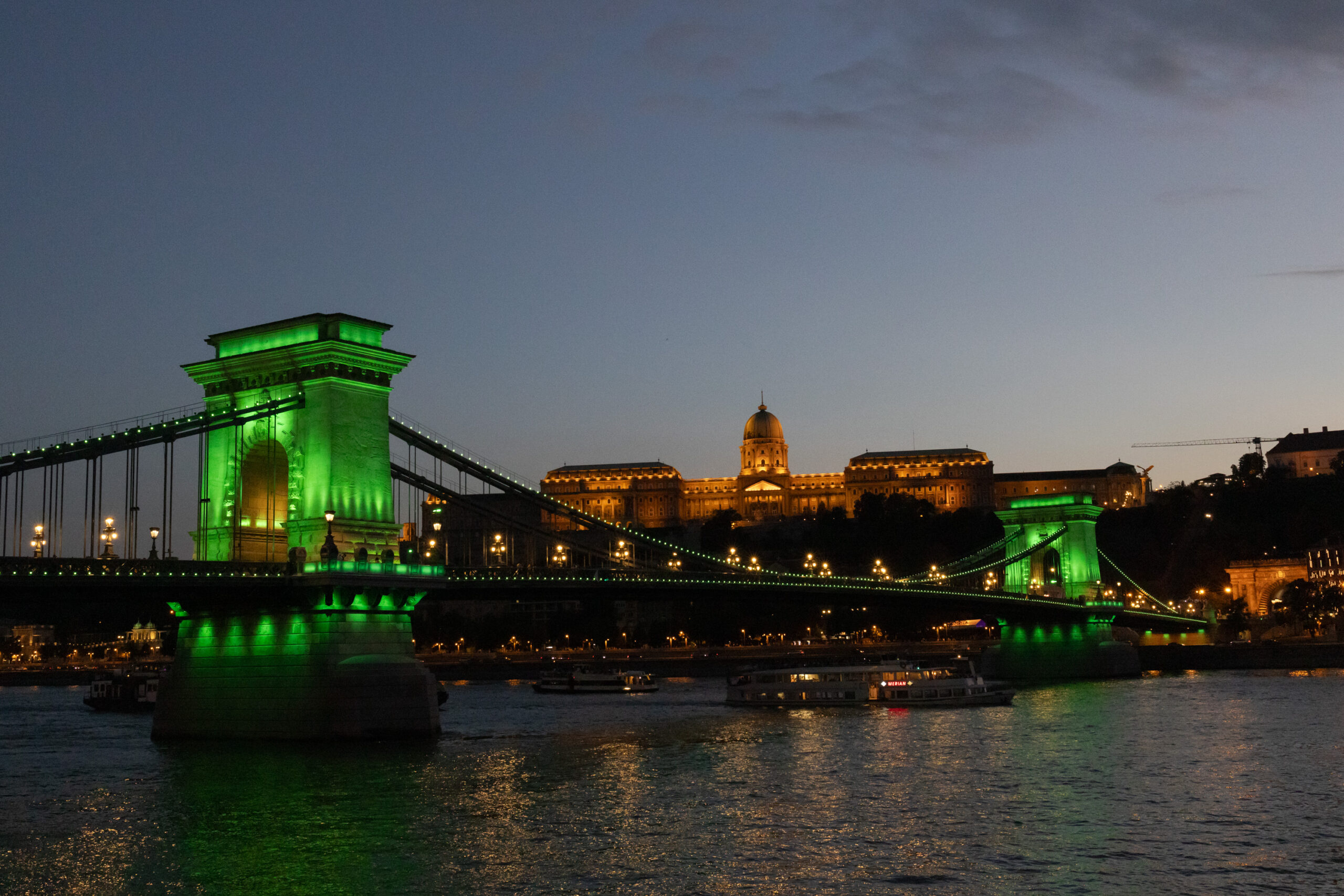 ฮังการีจัดเทศกาลสะพานโซ่ ฉลอง 'บูดาเปสต์' ก่อตั้งครบ 150 ปี