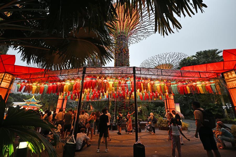 สิงคโปร์โชว์โคมไฟหลากสี ต้อนรับเทศกาลไหว้พระจันทร์