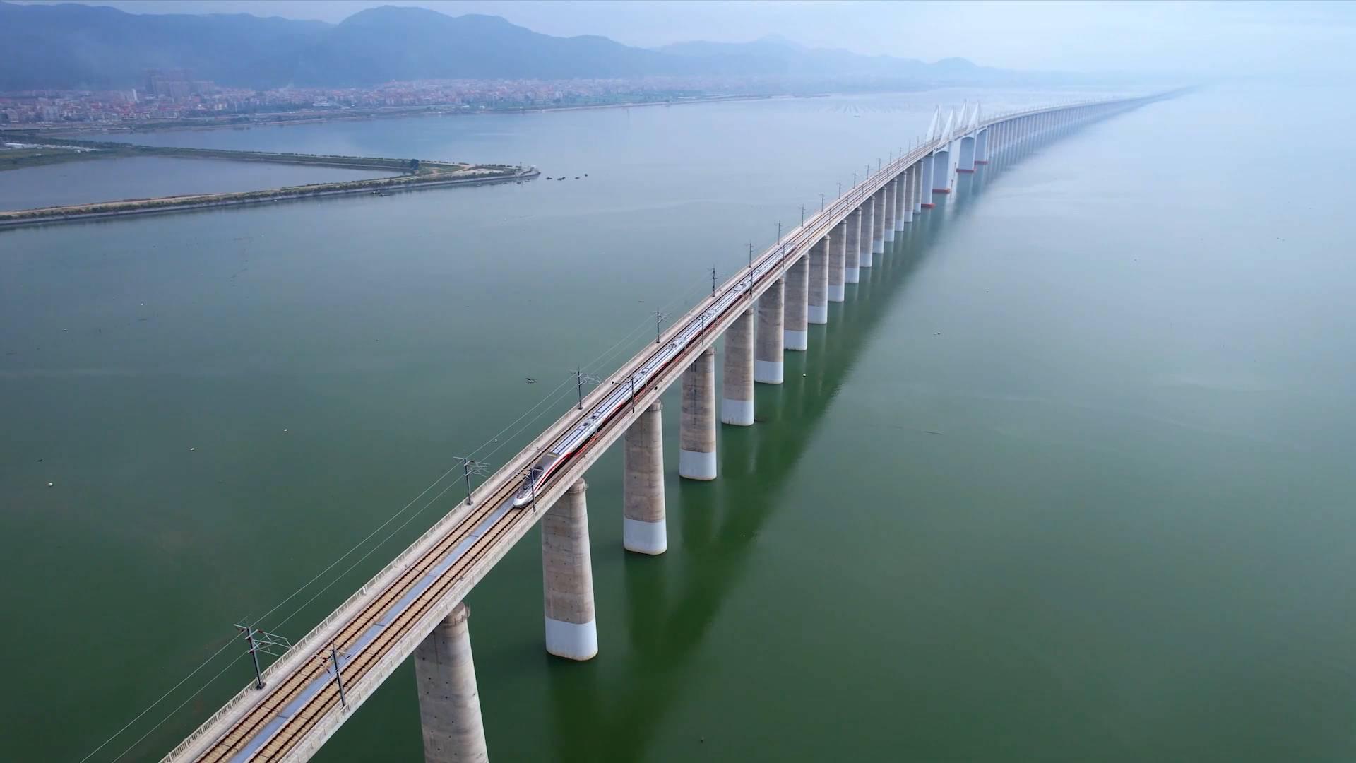 GLOBALink : จีนเปิด 'ทางรถไฟเร็วสูงข้ามทะเล' สายเร็วสุด