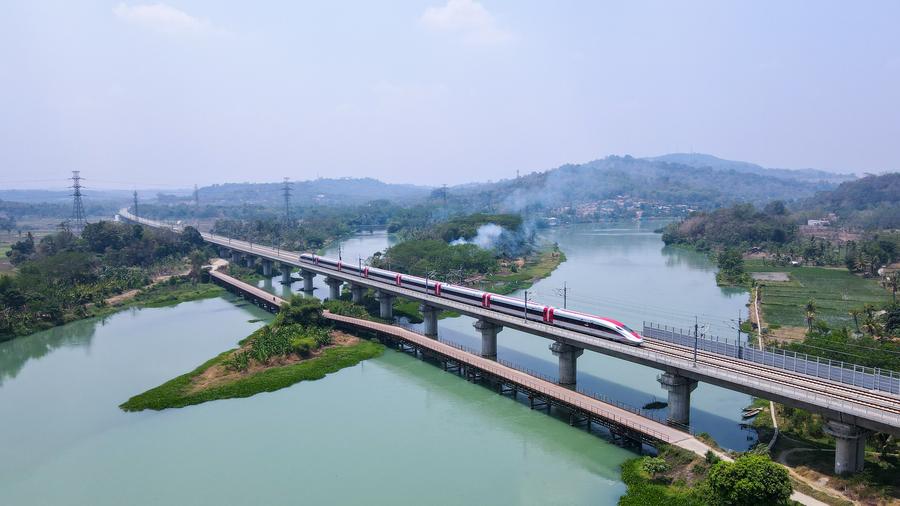 ผู้นำอินโดฯ ประกาศเปิด 'ทางรถไฟความเร็วสูง' สายจาการ์ตา-บันดุง