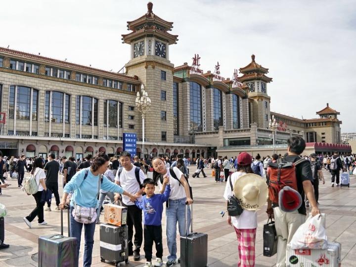 จีนเผยยอดโดยสารรถไฟช่วงเดือนมกราคม-สิงหาคม มีอัตราเพิ่มขึ้นกว่าสองเท่า