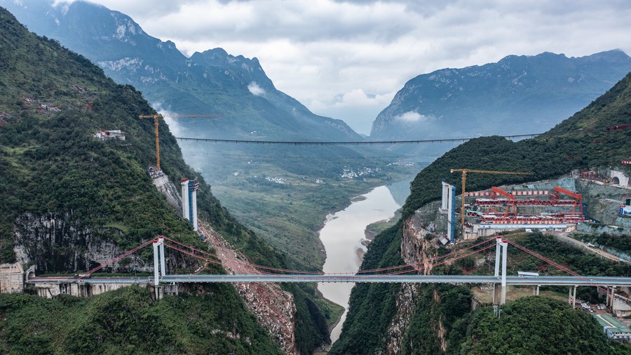 จีนเผยยอดลงทุน 'ถนน-ทางน้ำ' ช่วง 8 เดือนแรกของปี สูงเกิน 2 ล้านล้านหยวน