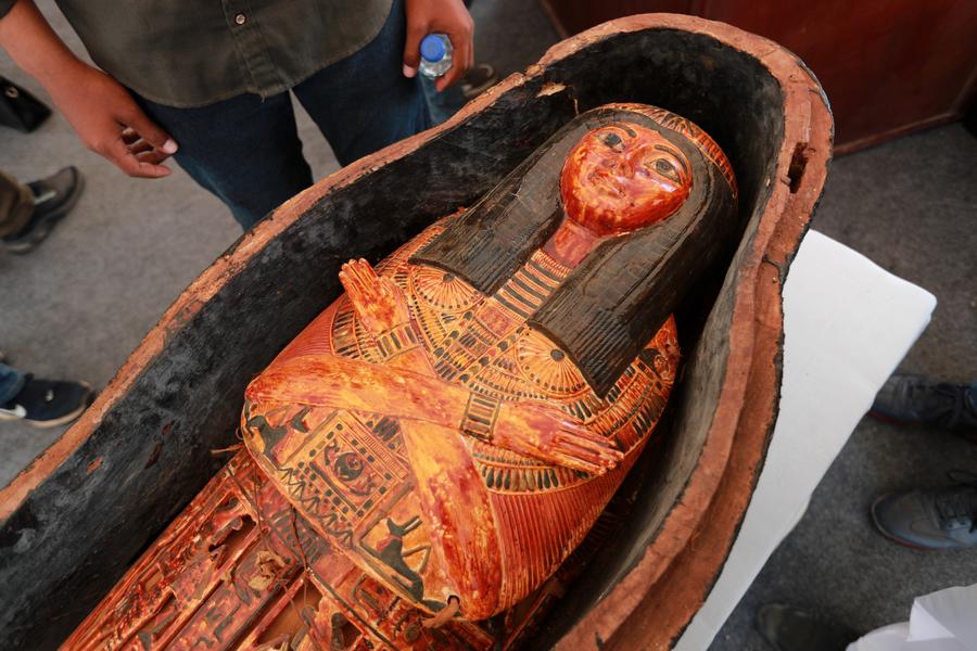 อียิปต์ขุดพบ 'สุสาน' อายุ 3,400 ปี ฝังโลงไม้ทาสี กระดาษปาปิรุส