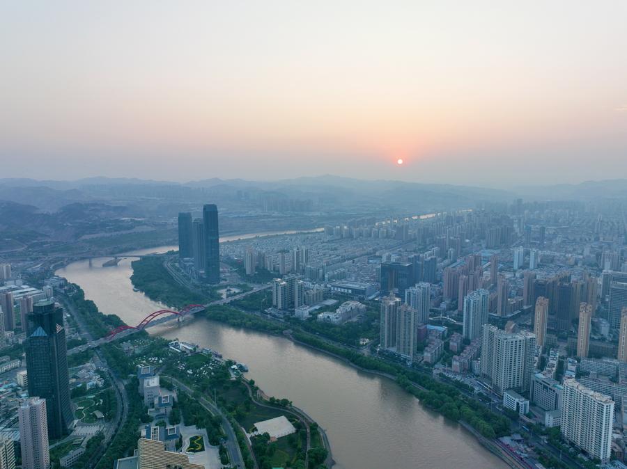 จีนเตรียมนำร่อง 'ปล่อยคาร์บอนสูงสุด' ใน 100 เขตและเมือง