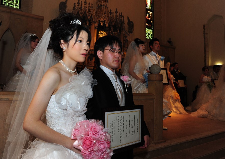 สำรวจเผยคู่แต่งงานใหม่ 1 ใน 4 ในญี่ปุ่น พบรักผ่านแอปฯ หาคู่