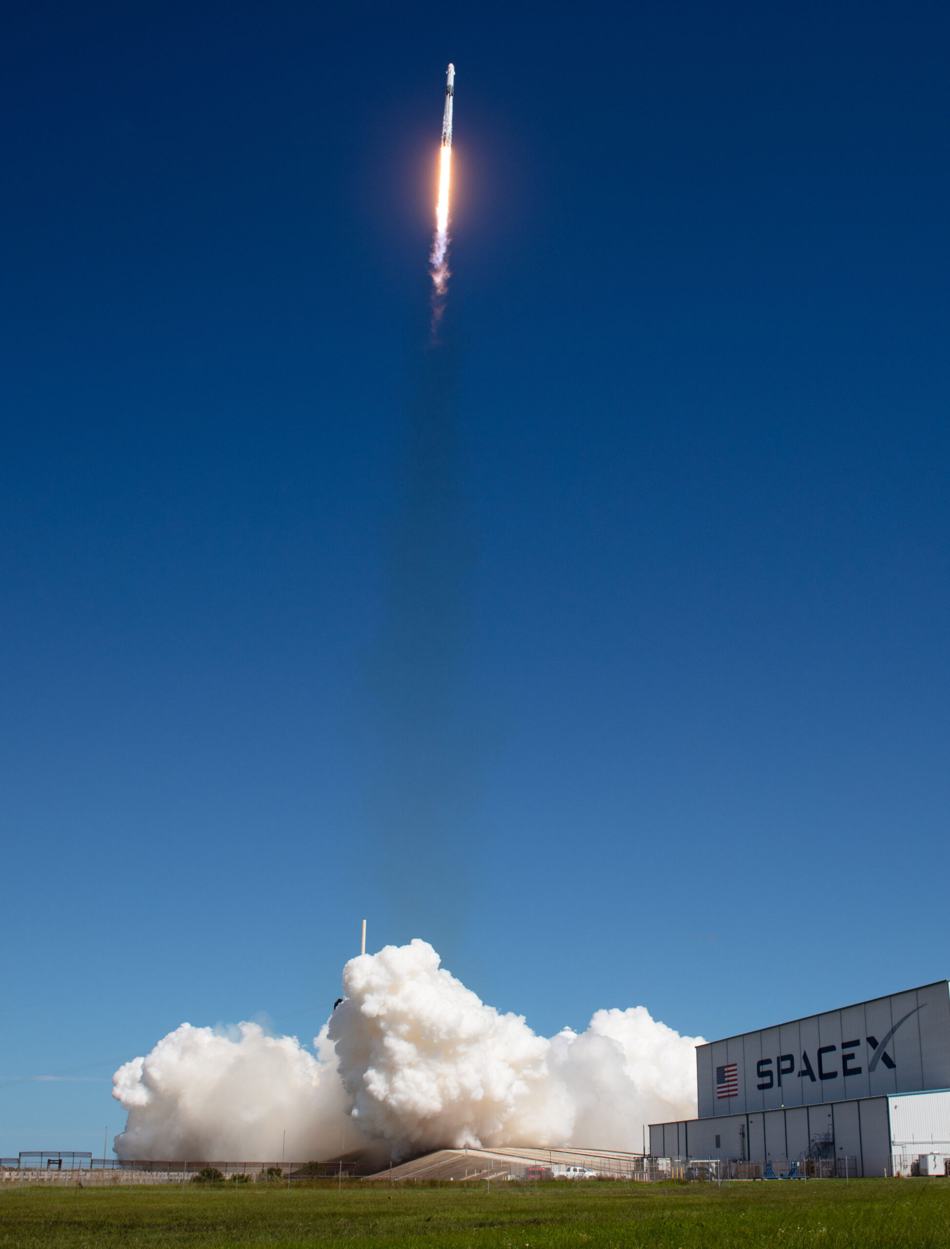 'ดาวเทียมอินเทอร์เน็ตสตาร์ลิงก์' ของ SpaceX ถูกส่งสู่อวกาศเพิ่ม 23 ดวง