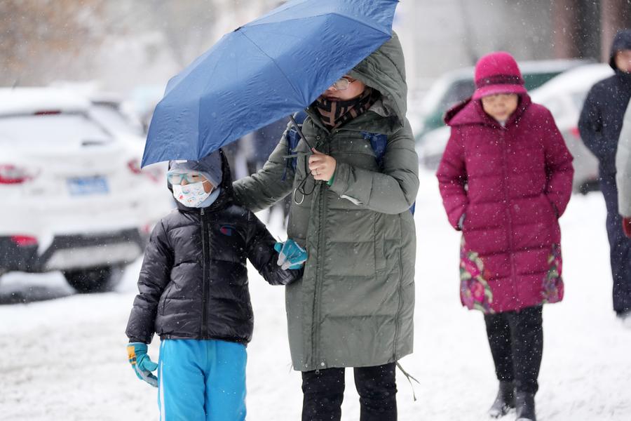 จีนแนะนำประชาชน 'ฉีดวัคซีนไข้หวัดใหญ่' รับมือโรคทางเดินหายใจฤดูหนาว