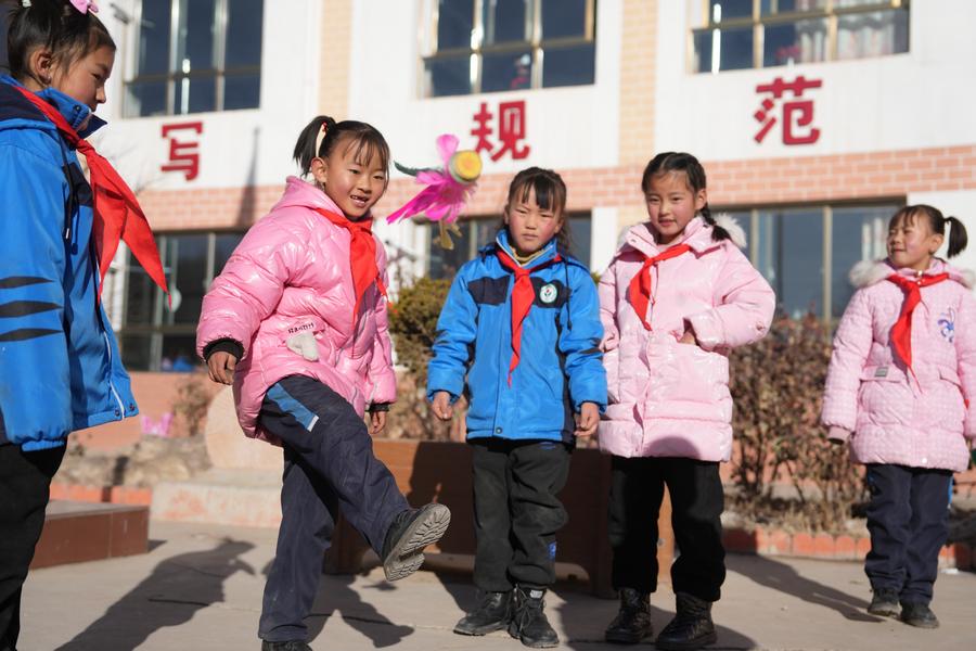โรงเรียนในจีสือซาน หวนเปิดเรียนอีกครั้ง หลังเหตุแผ่นดินไหว