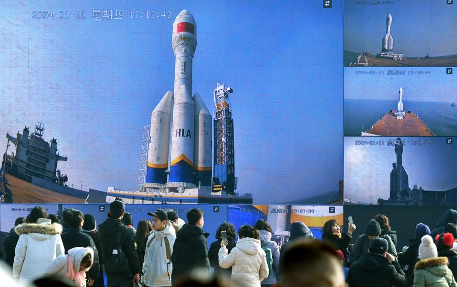 จีนส่งจรวดพาณิชย์ 'กราวิตี-1' ลำยักษ์สู่อวกาศจากกลางทะเล