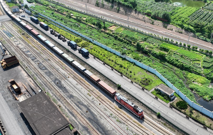 เจียงซูเผยมูลค่าขนส่งสินค้าผ่าน 'รถไฟสินค้าจีน-ยุโรป' เพิ่มขึ้นในปี 2023