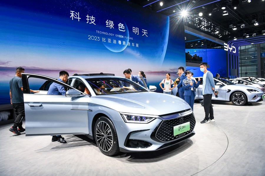 ยอดขายรถยนต์นั่งโดยสารแบรนด์จีน พุ่ง 24.1% ในปี 2023