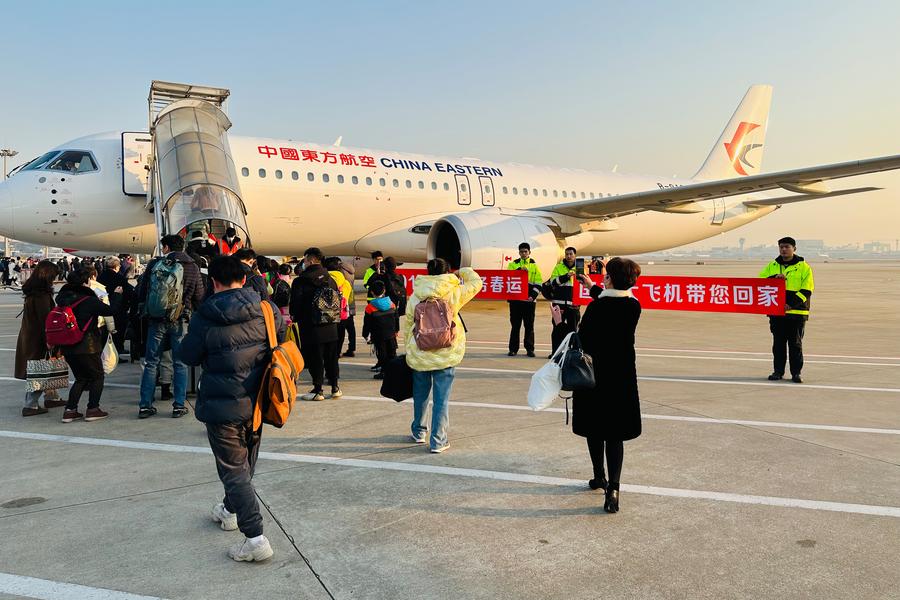 'เครื่องบิน C919' ฝีมือจีน บินเที่ยวปฐมฤกษ์ในมหกรรมเดินทาง 'ตรุษจีน'