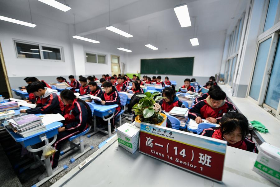 โรงเรียนในจีสือซาน เปิดภาคเรียนใหม่ หลังแผ่นดินไหว