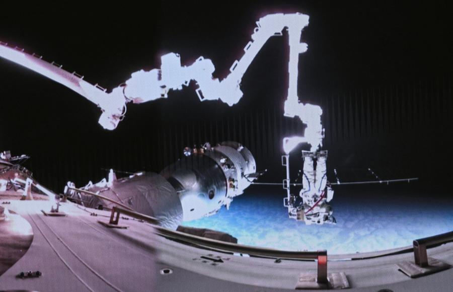 สถานีอวกาศจีนทดสอบ 'วัตถุ' สัมผัสสภาพแวดล้อมนอกยานอวกาศเสร็จสิ้น