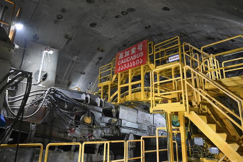 เครื่องจักรจีนขุดเจาะ 'อุโมงค์ถนน' ยาว 9 พันเมตร ในจอร์เจียสำเร็จ