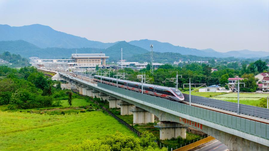จีนคาดยอดโดยสารรถไฟ ช่วงหยุดวันแรงงาน แตะ 144 ล้านครั้ง