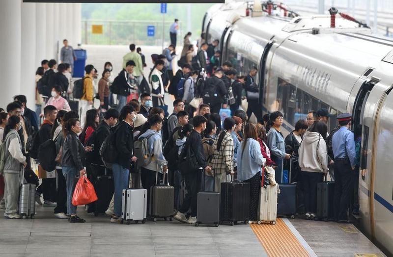 จีนเผยยอดเดินทางเข้า-ออก ช่วงหยุดวันแรงงาน สูงเกือบ 8.47 ล้านครั้ง
