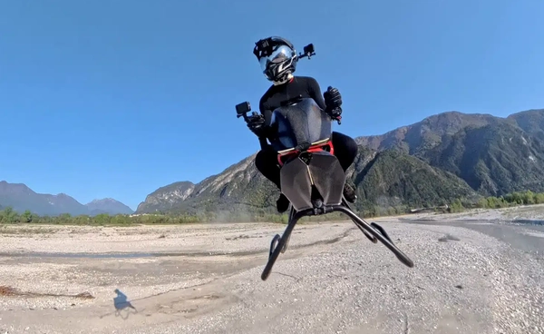 “มอเตอร์ไซค์บินได้” Volonaut Airbike การเดินทางยุคใหม่สไตล์ "Star Wars"
