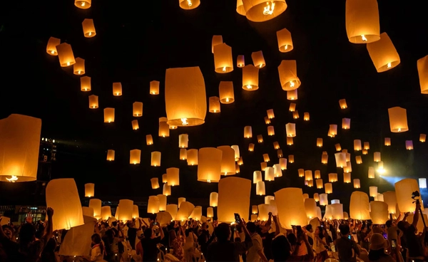 รัฐบาล ย้ำเตือน! ปล่อยบั้งไฟ - โคมลอย ใกล้รัศมีสนามบิน โทษหนักปรับหลายแสน รัฐบาล ย้ำเตือน! ปล่อยบั้งไฟ - โคมลอย ใกล้รัศมีสนามบิน โทษหนักปรับหลายแสน