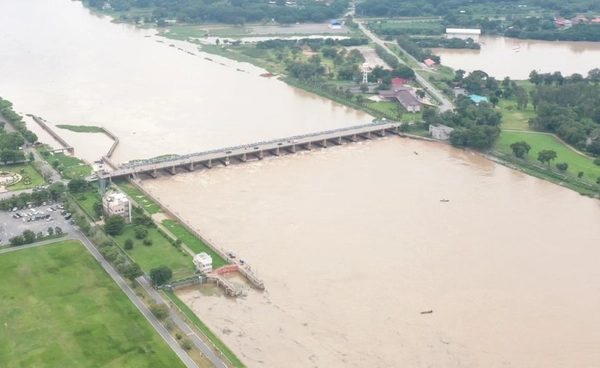 เช็กด่วน! ปภ.เตือนล่าสุด "เขื่อนเจ้าพระยา" ระบายน้ำเพิ่มให้ 6 จังหวัดยกของขึ้นที่สูง เช็กด่วน! ปภ.เตือนล่าสุด "เขื่อนเจ้าพระยา" ระบายน้ำเพิ่มให้ 6 จังหวัดยกของขึ้นที่สูง