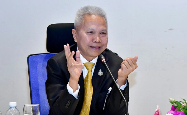 นายกฯ ลาประชุมมอบ “โสภณ ซารัมย์” นั่งหัวโต๊ะครม. จับตาแก้สัญญา M6 นายกฯ ลาประชุมมอบ “โสภณ ซารัมย์” นั่งหัวโต๊ะครม. จับตาแก้สัญญา M6