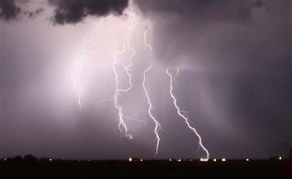 ฟ้าคลั่งก่อนร้อนจริง พายุฤดูร้อนถล่มไทย 3 วันอันตรายก่อนเข้าฤดูร้อนเต็มตัว ฟ้าคลั่งก่อนร้อนจริง พายุฤดูร้อนถล่มไทย 3 วันอันตรายก่อนเข้าฤดูร้อนเต็มตัว