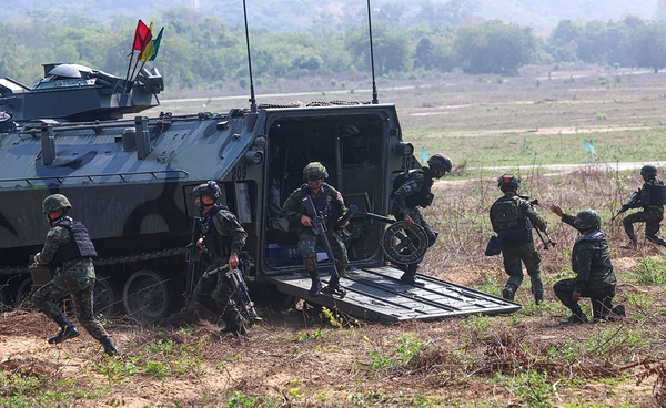 "ไทย-สหรัฐฯ-เกาหลีใต้-สิงคโปร์" ฝึกร่วมผสม คอบร้าโกลด์ 2026 ยกพลขึ้นบก โชว์ศักยภาพกำลังรบ 4 ชาติ "ไทย-สหรัฐฯ-เกาหลีใต้-สิงคโปร์" ฝึกร่วมผสม คอบร้าโกลด์ 2026 ยกพลขึ้นบก โชว์ศักยภาพกำลังรบ 4 ชาติ