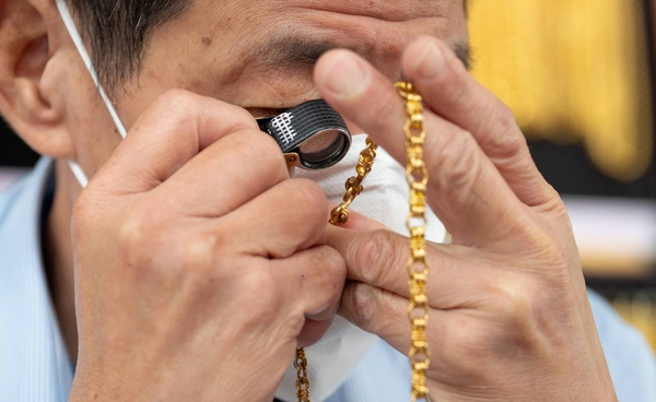 ฮั่วเซ่งเฮง งดซื้อขายทองออนไลน์ชั่วคราว เหตุราคาผันผวน ฮั่วเซ่งเฮง งดซื้อขายทองออนไลน์ชั่วคราว เหตุราคาผันผวน